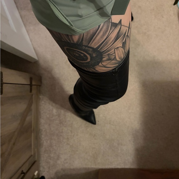 FLAWED Black Thigh High Stiletto Boots FLAWED - Picture 2 of 8